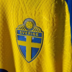 Men's Sweden 2026 Home Authentic World Cup Shirt GYÖKERES #17