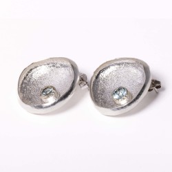 Venus triangular earrings