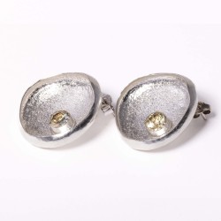 Venus triangular earrings