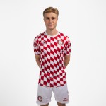 Men's Bristol City 2024/25 Home Warm Up Shirt Men's Bristol City 2024/25 Home Warm Up Shirt